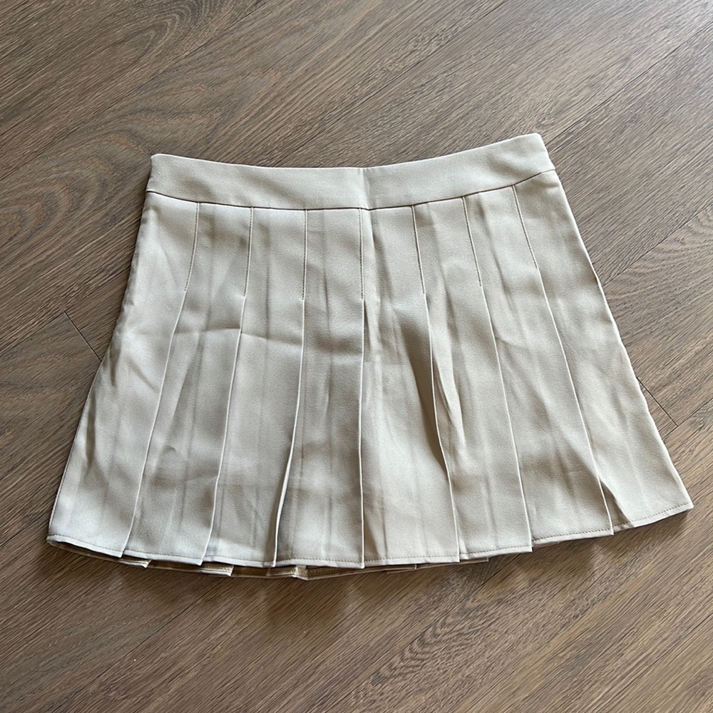 Khaki pleated mini skirt